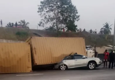 Couple Survives Container Collapse on Lagos Expressway